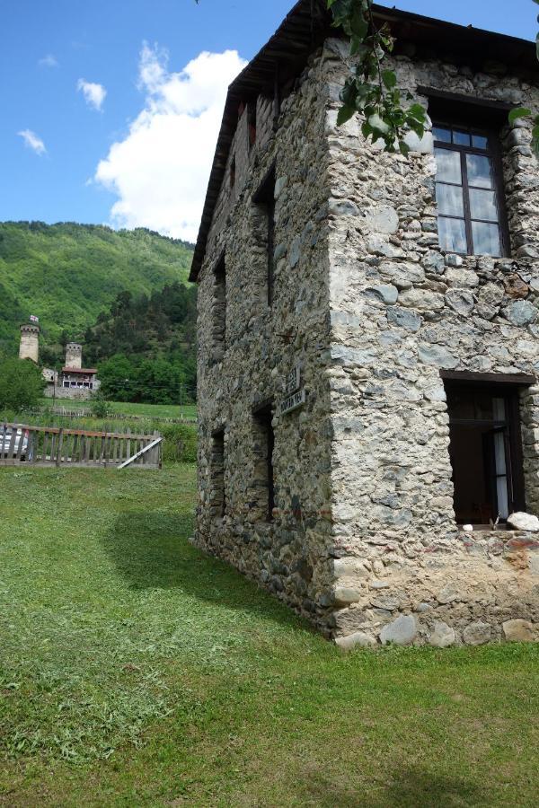 Guesthouse Mountain View Mestia Buitenkant foto